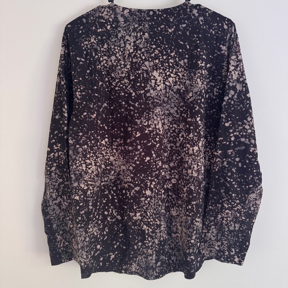 🆕✨ Lululemon LAB Ashta Henley Long Sleeve - Planet Surface Black Granite Multi - Picture 9 of 10